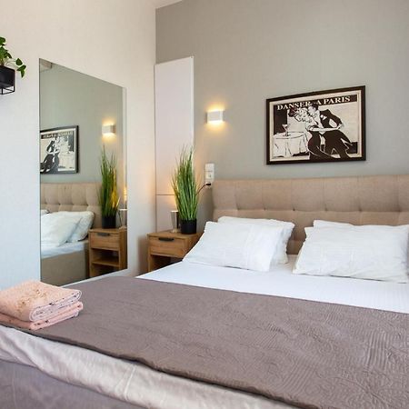 Modern studio beside metro Pushkinska, Universytet - Chernyshevska str. 95-7 Charkiv Exteriör bild