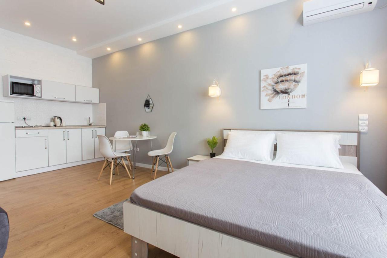 Modern studio beside metro Pushkinska, Universytet - Chernyshevska str. 95-7 Charkiv Exteriör bild